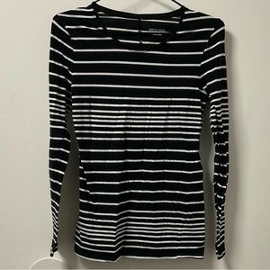 Merona Black & White Horizontal Stripe Light Soft Cotton Spandex Top!